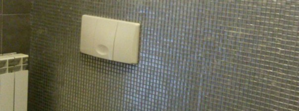 Ristrutturazione toilette Milano piastrelle mosaico